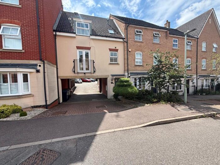 3 Bedroom Terraced House To Rent In Lady Margaret Gardens, Ware, SG12