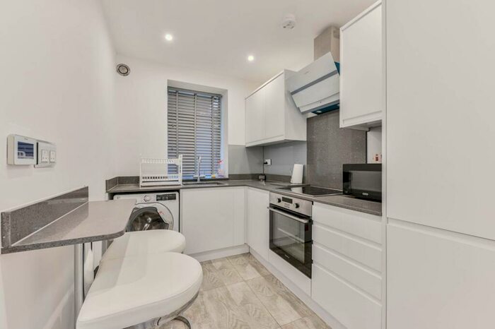 1 Bedroom Flat To Rent In Newell Street, Limehouse, London, E14