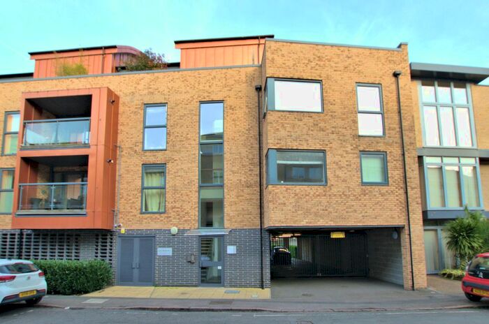 2 Bedroom Flat To Rent In Occupation Road, Cambridge, CB1