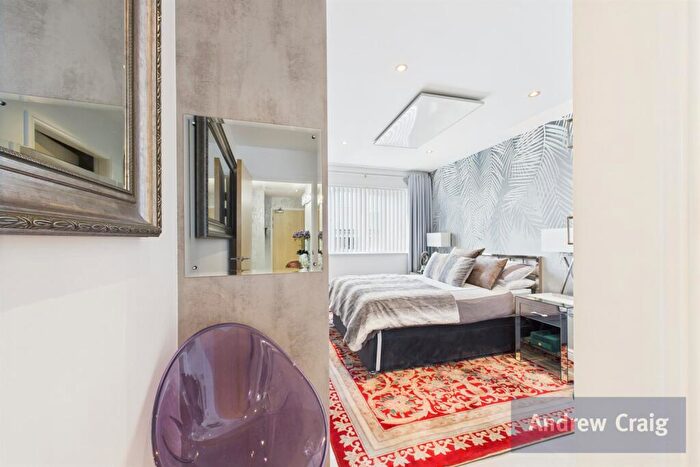 2 Bedroom Apartment For Sale In , The Bar, St. James Gate, NE1