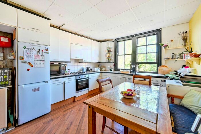 3 Bedroom Maisonette To Rent In Westbury Road, New Malden, KT3