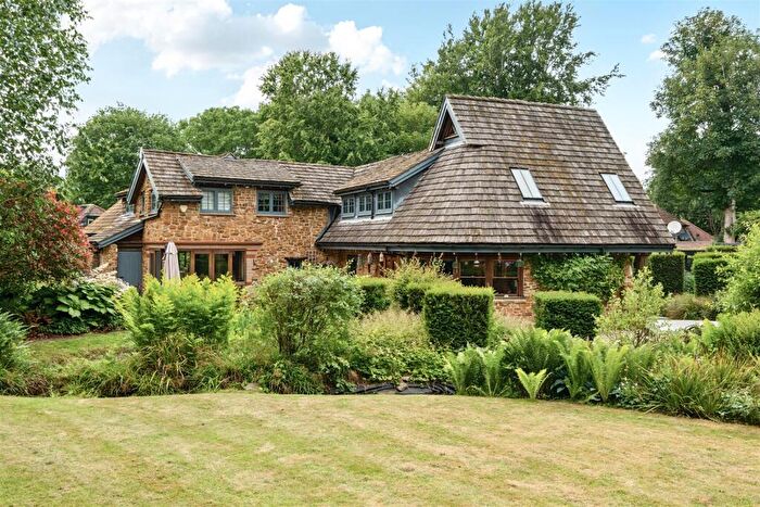 4 Bedroom Detached House For Sale In High Road, Chipstead, Surrey, CR5