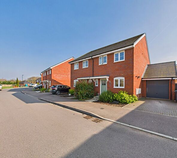 3 Bedroom Semi-Detached House For Sale In Wickfields, Longwick, Princes Risborough, Buckinghamshire, HP27