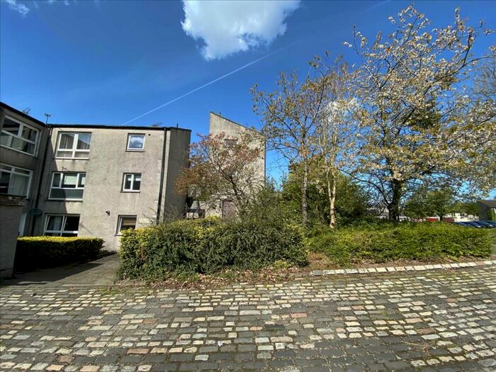 2 Bedroom Apartment To Rent In Medlar Road, Cumbernauld, G67