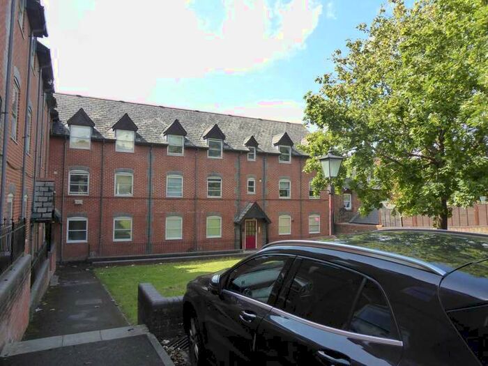 2 Bedroom Flat To Rent In Lynden Mews, Reading, RG2