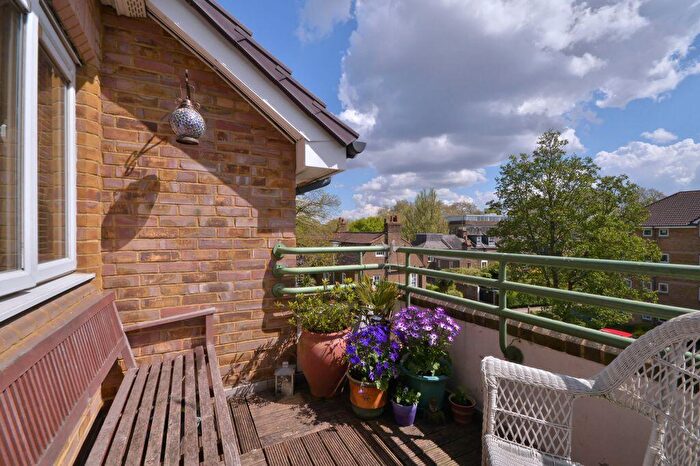 3 Bedroom Apartment For Sale In Essex Court, Station Road, Barnes, SW13