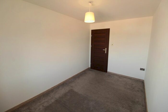 1 Bedroom Flat To Rent In Ferrybridge Road, Castleford, WF10