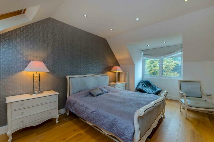 5 Bedroom Semi-Detached House To Rent In Woodstock Road, Golders Green, London, NW11