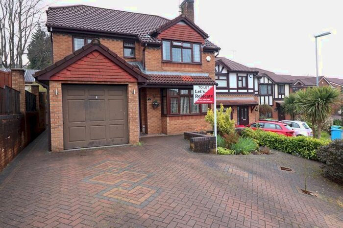 4 Bedroom Detached House To Rent In Spacious Bed Detached, Lowcroft Cresc, Firwood Park, OL9
