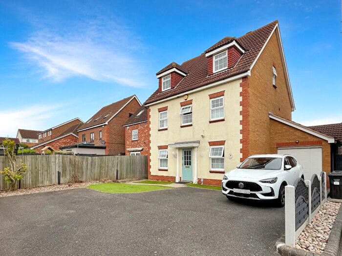 6 Bedroom Detached House To Rent In Farne Drive, Wickford, Essex, SS12