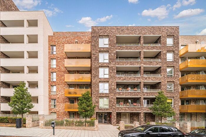 3 Bedroom Flat For Sale In Avenue Road, Acton, W3