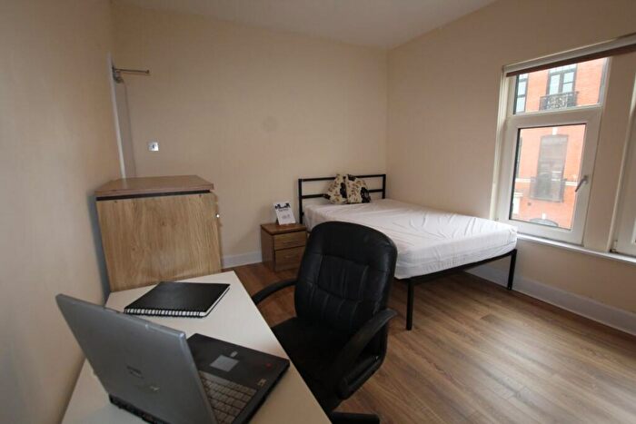 4 Bedroom Terraced House To Rent In Henry Street, Abington, Northampton, NN1