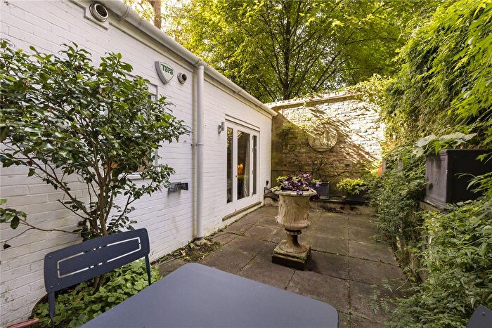 1 Bedroom Flat For Sale In Embankment Gardens, London, SW3
