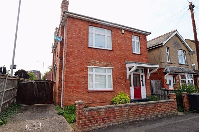 4 Bedroom Detached House For Sale In North Gate, Bletchley, Milton Keynes, MK2