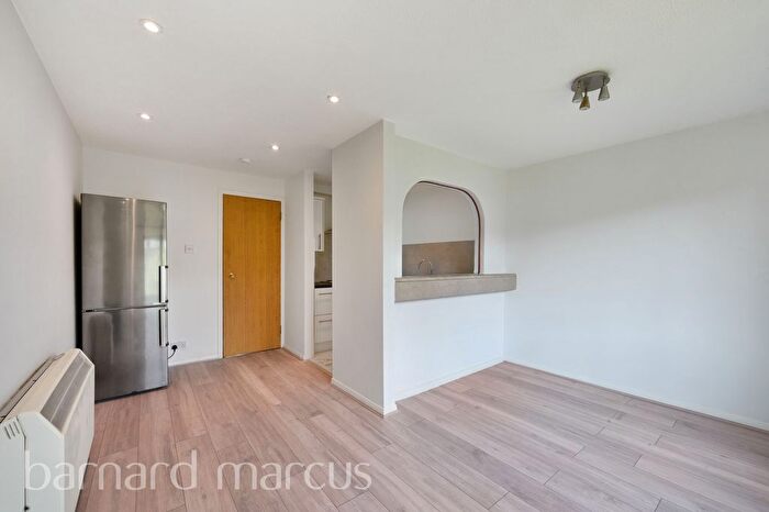 1 Bedroom Flat To Rent In Brocklesby Road, London, SE25