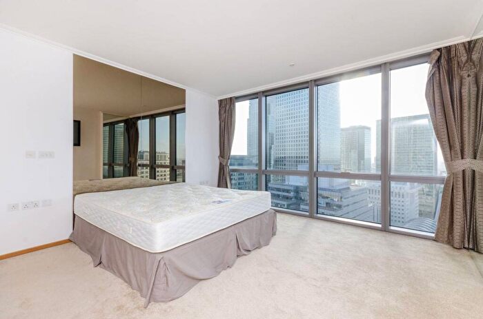 2 Bedroom Flat For Sale In West India Quay, Canary Wharf, London, E14