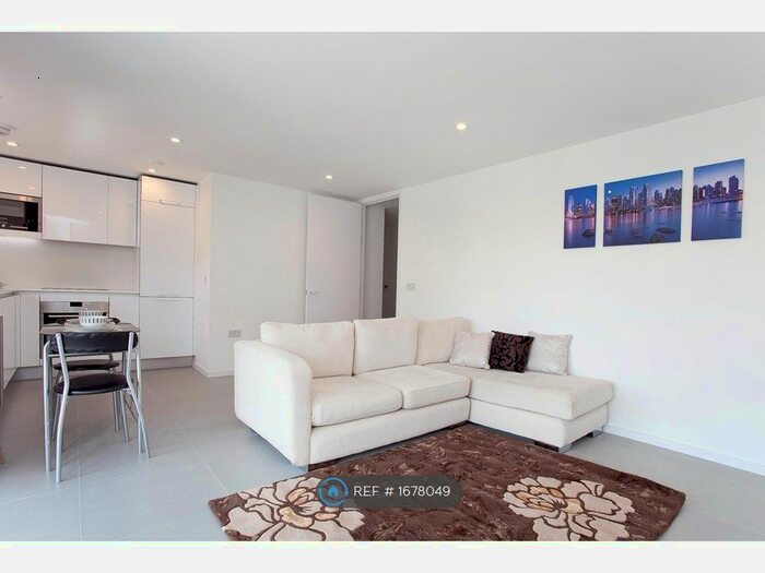2 Bedroom Flat To Rent In Dance Square, London, EC1V