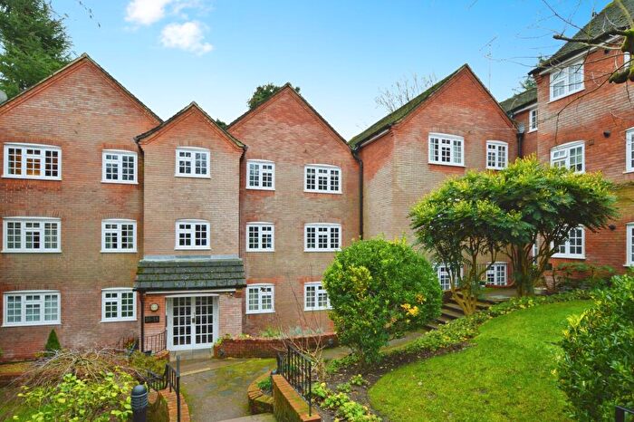 2 Bedroom Flat To Rent In King Harry Lane, St Albans, AL3