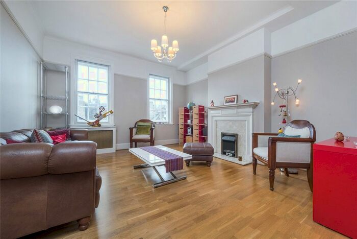 2 Bedroom Flat To Rent In Chalfont Court, Baker Street, London NW1