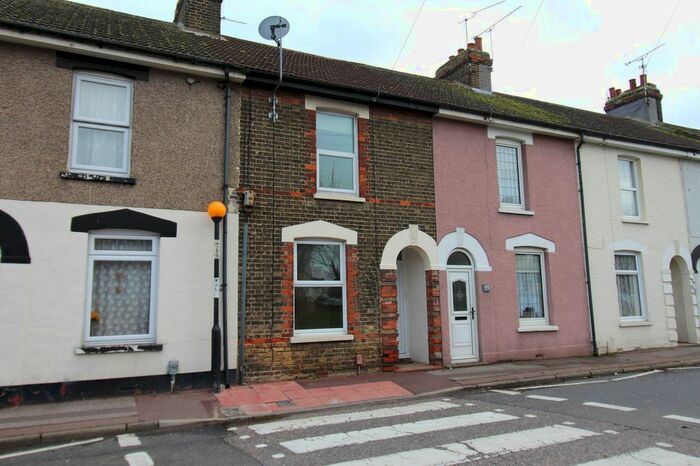 2 Bedroom Terraced House To Rent In Wainscott Road, Rochester, Kent, ME2