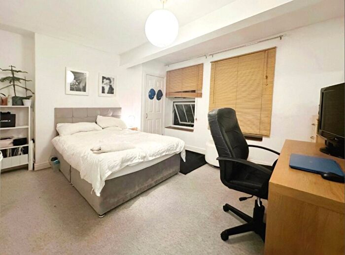 5 Bedroom Terraced House To Rent In Southampton, Hampshire, SO14