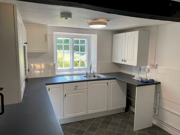 2 Bedroom Detached House To Rent In High Street, DT11