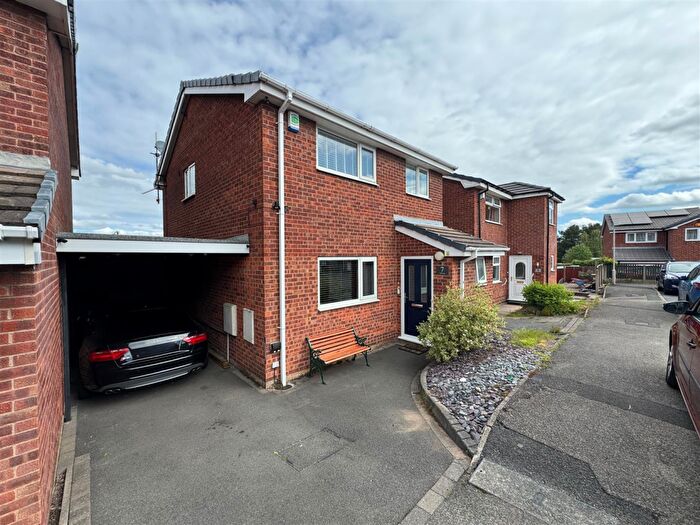 4 Bedroom Link Detached House For Sale In Colby Close, Forest Town, Mansfield, NG19
