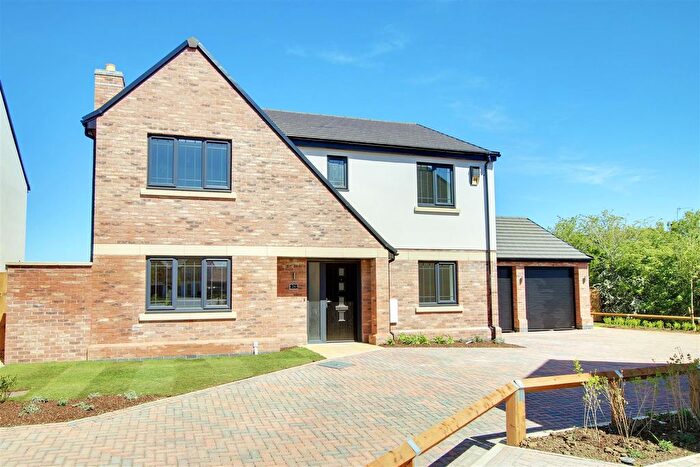 4 Bedroom Detached House For Sale In East Newlands, Somersham, PE28