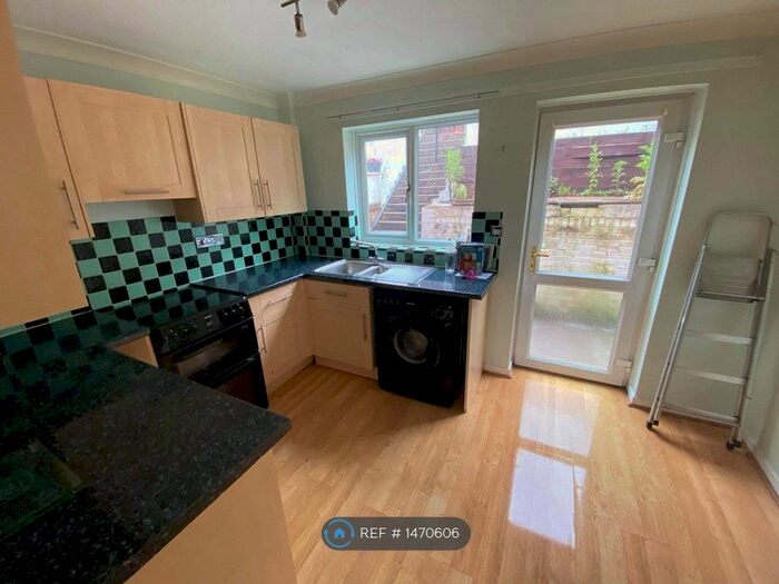 2 Bedroom Terraced House To Rent In Honiton Walk, Plymouth, PL5