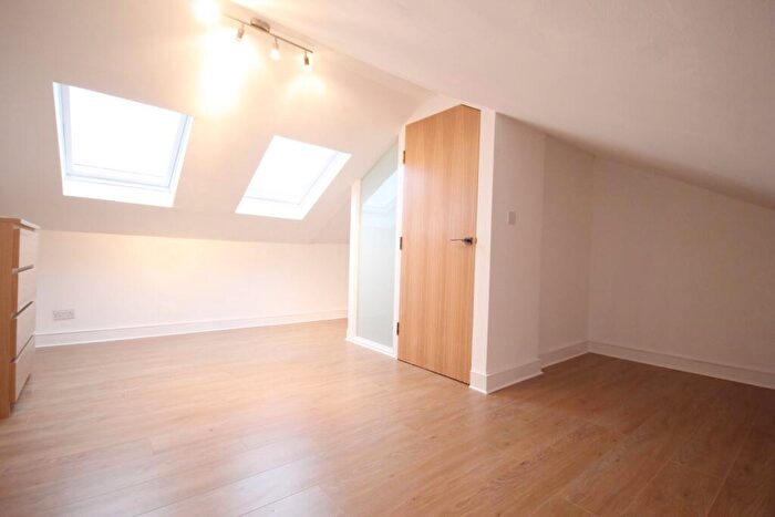 5 Bedroom House To Rent In Luton Road, Walthamstow, E17