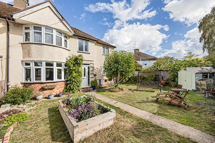 4 Bedroom Semi-Detached House For Sale In Station Road, Wallingford, OX10
