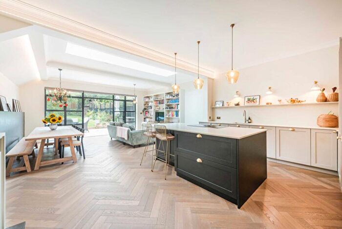 4 Bedroom Semi-Detached House To Rent In Townley Road, East Dulwich, SE22