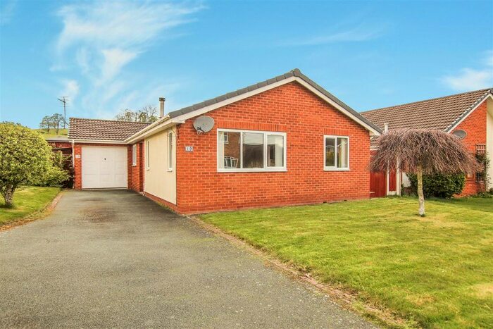 3 Bedroom Detached Bungalow For Sale In Hafod Close, Oswestry, SY11