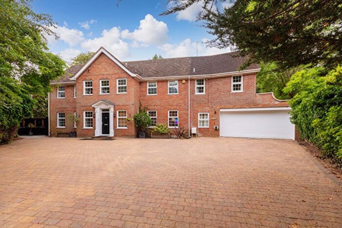 6 Bedroom Detached House For Sale In Autumn Walk, Maidenhead, SL6