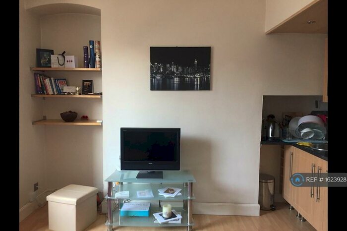 1 Bedroom Flat To Rent In Ashvale Place, Aberdeen, AB10