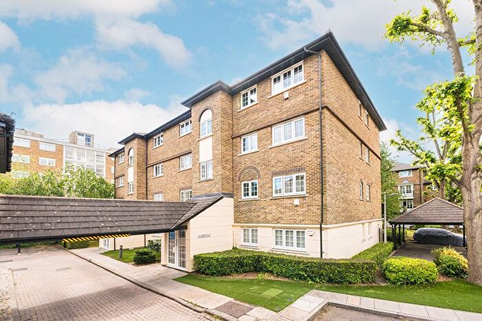 2 Bedroom Flat To Rent In Selhurst Close, Wimbledon, SW19