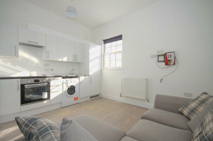 1 Bedroom Flat To Rent In High Street, Sheerness, ME12