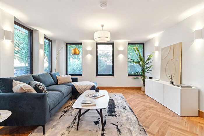 2 Bedroom Flat To Rent In Sussex Gardens, London, W2