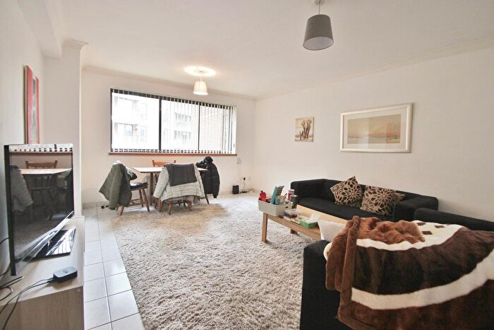 1 Bedroom Flat To Rent In Regent House, Windsor Way, Hammersmith, W14