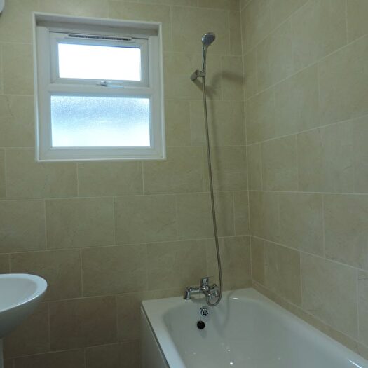 3 Bedroom Flat To Rent In Church Rd, London, E10