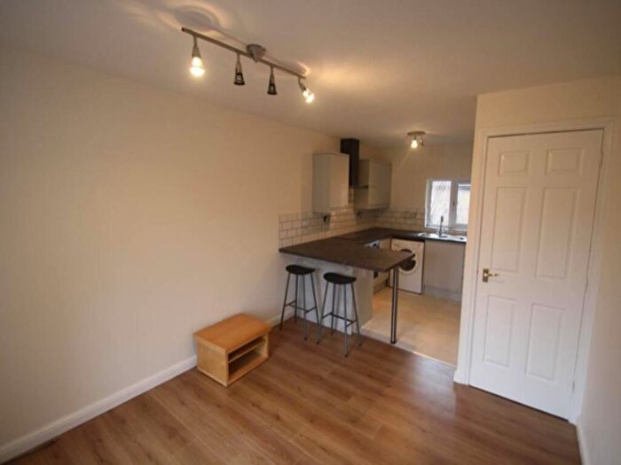 2 Bedroom Flat To Rent In Hallywell Crescent, Beckton, London, E6