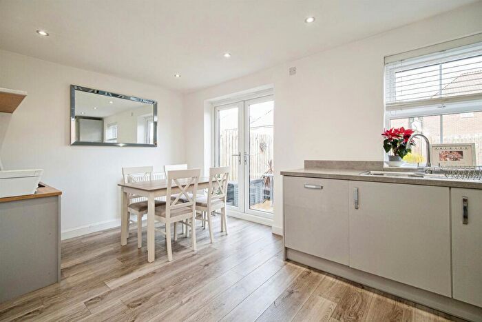 3 Bedroom Semi-Detached House For Sale In Waudby Close, Hessle, HU13