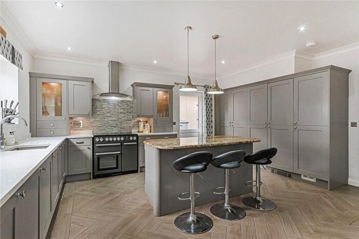 4 Bedroom Bungalow For Sale In Howeth Road, Bournemouth, Dorset, BH10