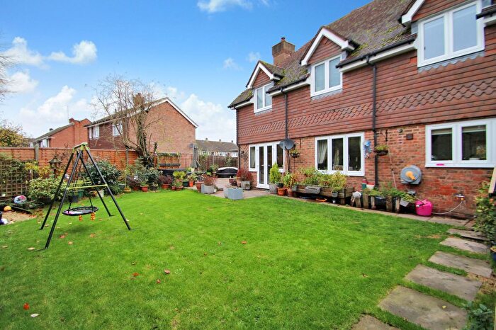 4 Bedroom Detached House For Sale In Shuttle Close, Biddenden, TN27