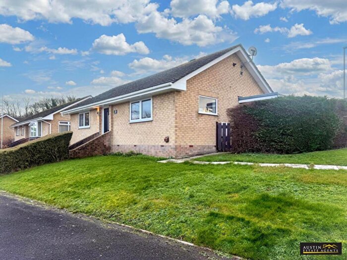 2 Bedroom Bungalow For Sale In Valley Road, Bridport, Dorset, DT6