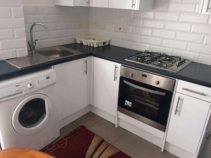 1 Bedroom Flat To Rent In Montague Road, Hounslow, TW3