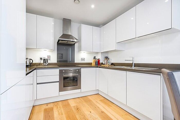 1 Bedroom Apartment For Sale In Centurion Tower, London, E16