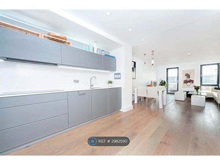 2 Bedroom Flat To Rent In The Textile Building, London, E9