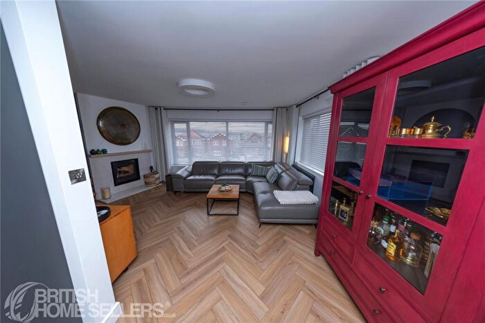 4 Bedroom Detached House For Sale In Lords Wood Lane, Chatham, Kent, ME5