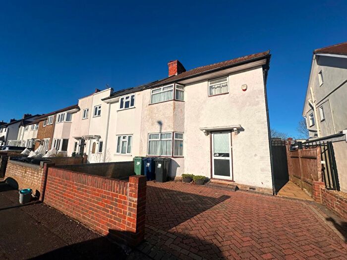 3 Bedroom Terraced House To Rent In Northfields Road, London, W3